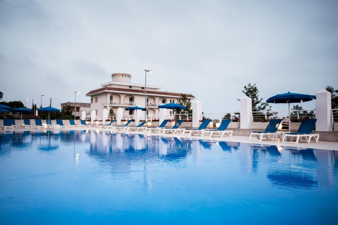 Club Azzurro Hotel&Resort Porto Cesareo Exterior foto