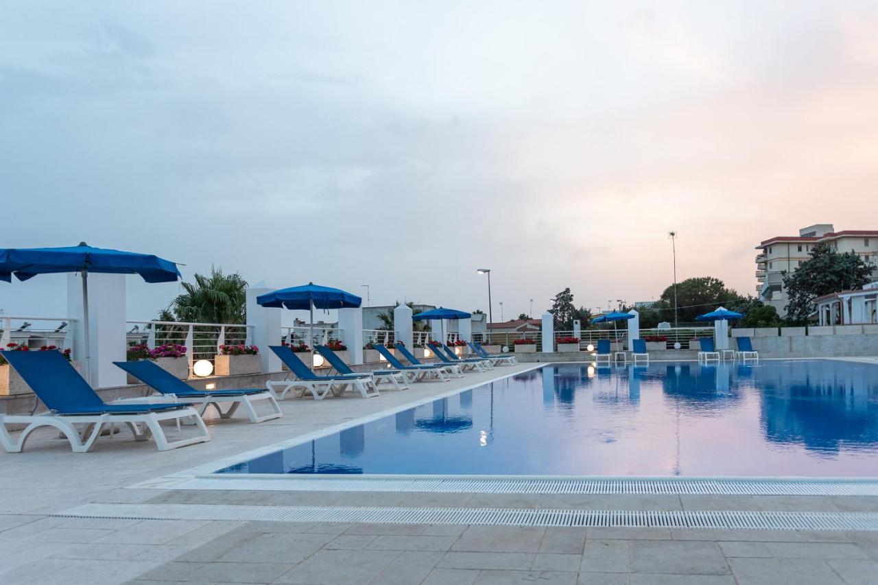 Club Azzurro Hotel&Resort Porto Cesareo Exterior foto