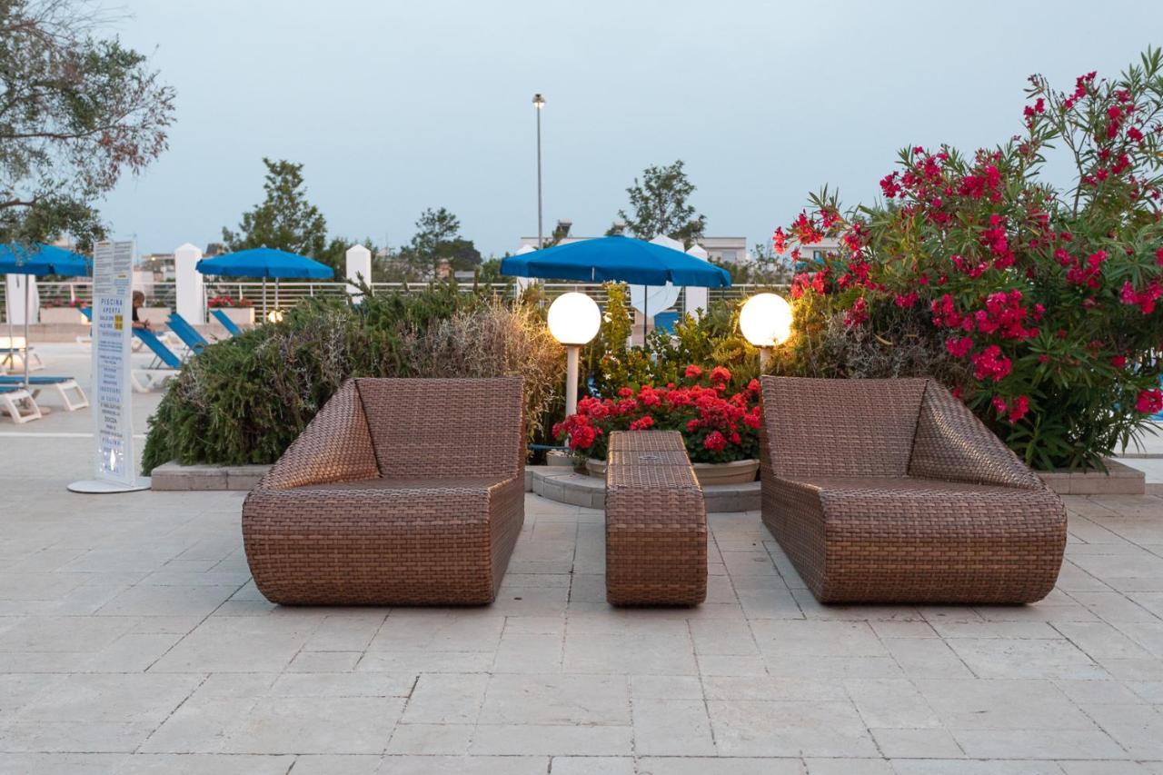 Club Azzurro Hotel&Resort Porto Cesareo Exterior foto