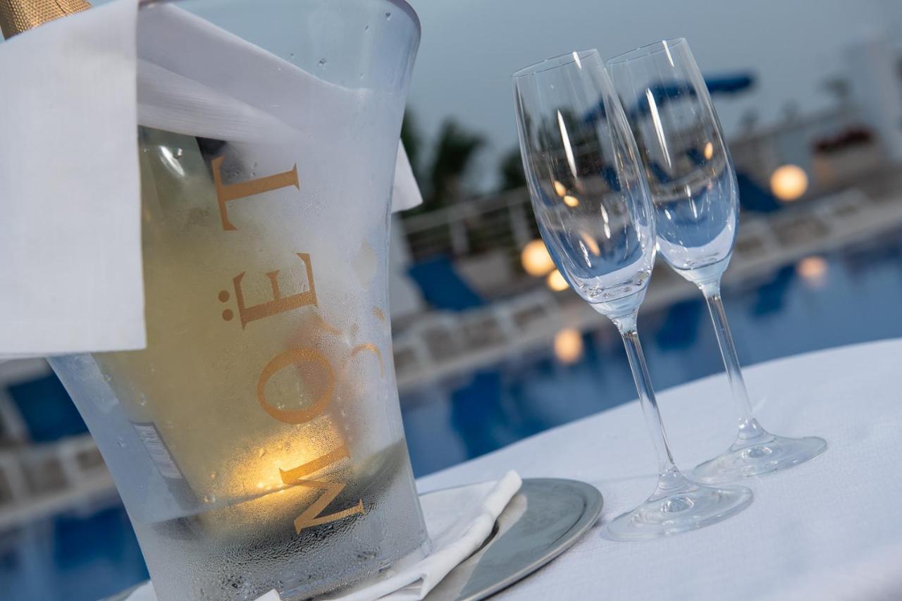 Club Azzurro Hotel&Resort Porto Cesareo Exterior foto