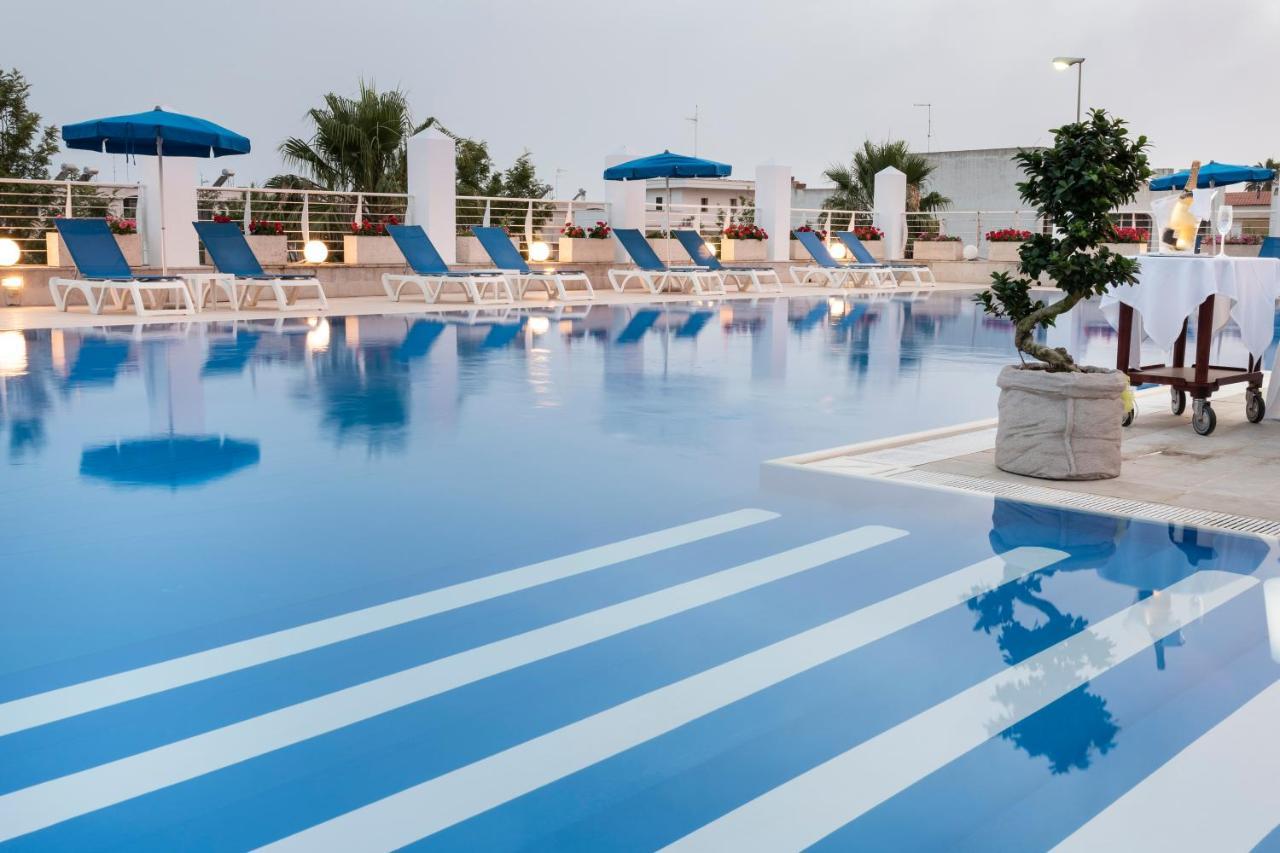 Club Azzurro Hotel&Resort Porto Cesareo Exterior foto