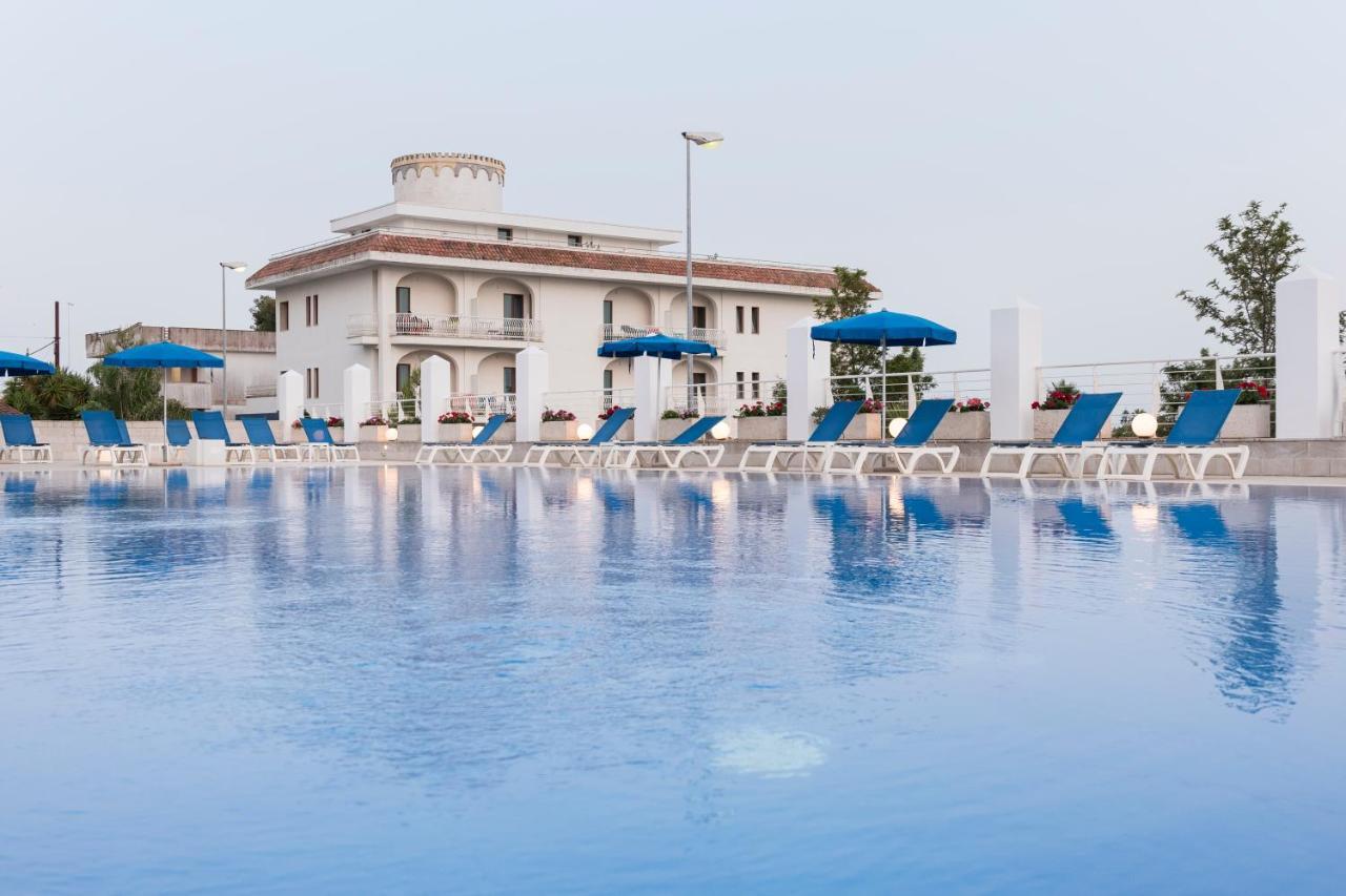 Club Azzurro Hotel&Resort Porto Cesareo Exterior foto